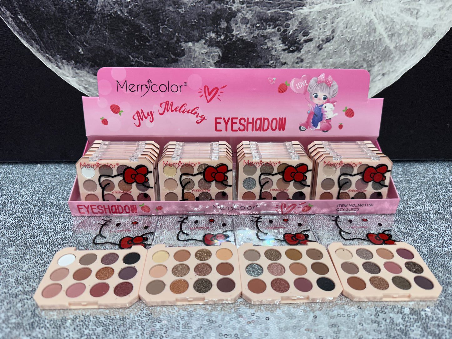 Mini eyeshadow palettes