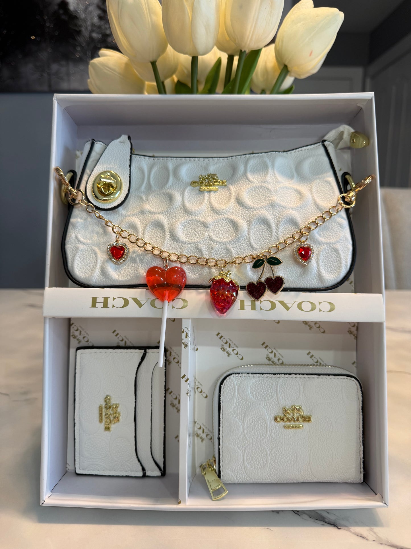 Wallet with chain accessory #6688